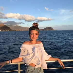 Meet your Posher, Ava